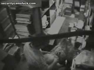 Смотрите как горячо ебутся те возбуждённые офисные сотруд  