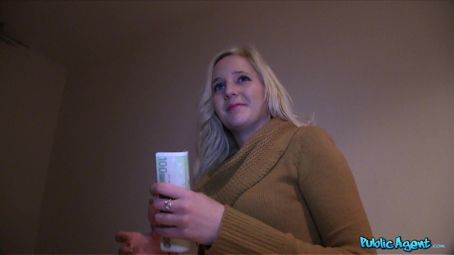 Amateur blonde babe Alice Rose takes money for a quickie sex | Any Porn