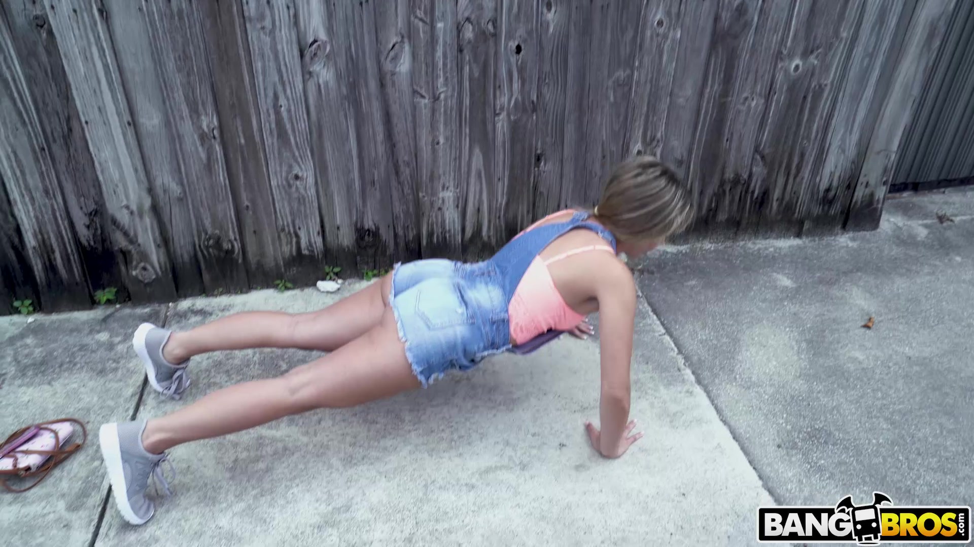Amateur chick Anna Mae picked up and dicked by a handsome... | Any Porn