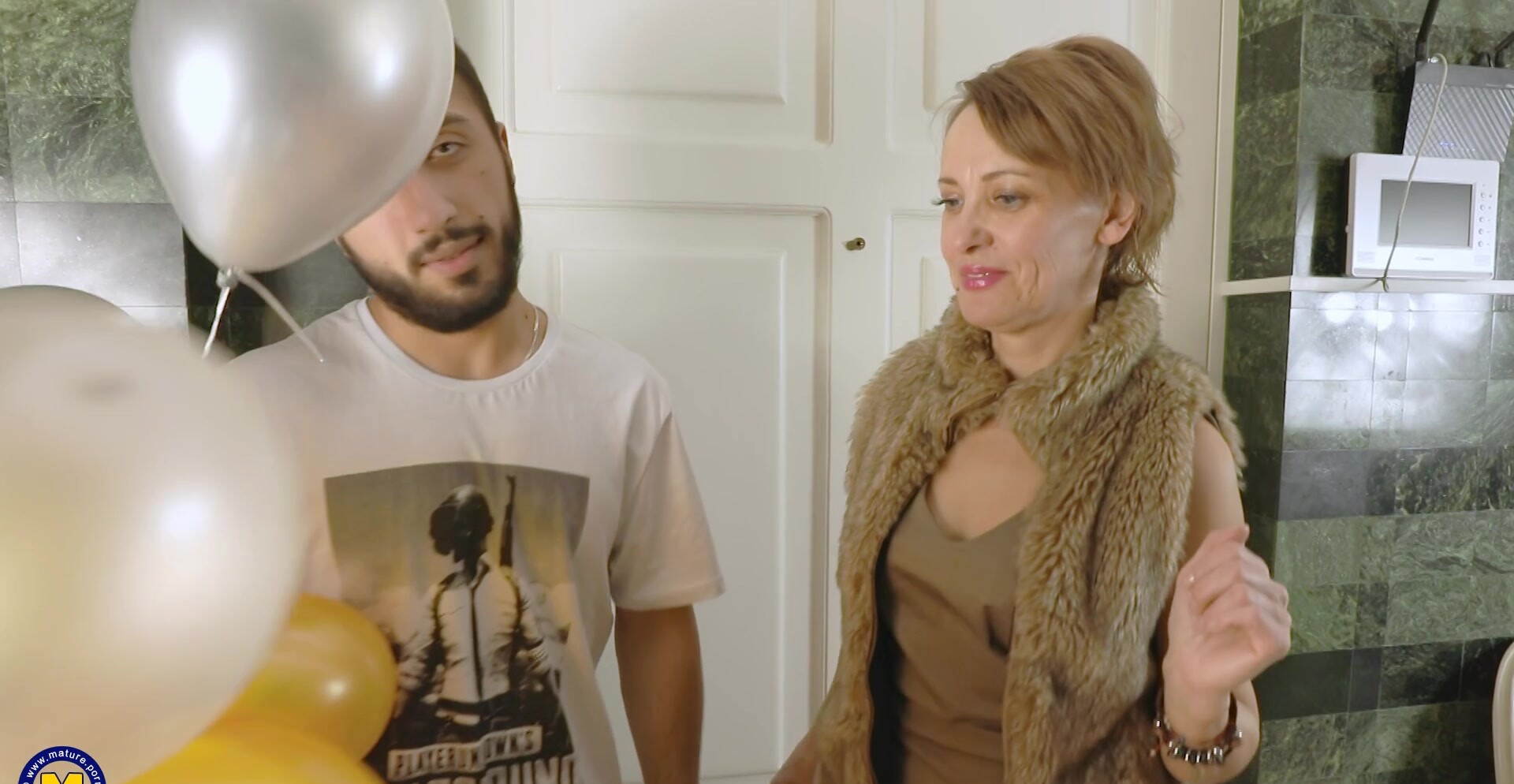 Gerda Ice moans while her hairy cunt is being nicely licked | Any Porn